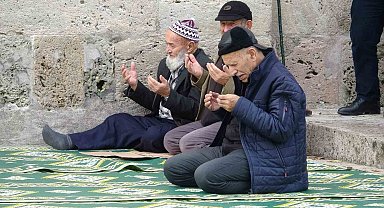 Bursa Ulu Cami'de Filistin halkı için dua edildi