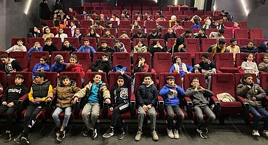 Büyükşehir belediyesi 500 bin öğrenciye film izletti