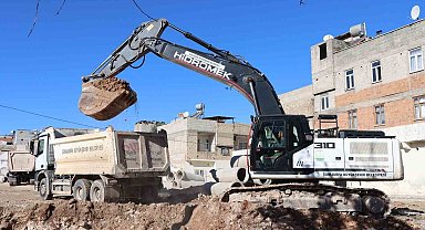 Büyükşehir Belediyesi trafiği rahatlatmaya devam ediyor