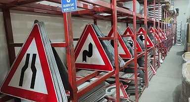 Büyükşehir kendi ürettiği trafik levhalarından 24 Milyon TL tasarruf sağladı