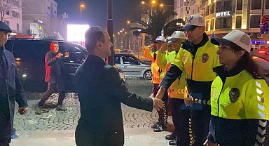 Çanakkale Valisi Aktaş yılbaşında görev başındaki personeli ziyaret etti