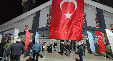 Canik'te eller şehitler için semaya kalktı