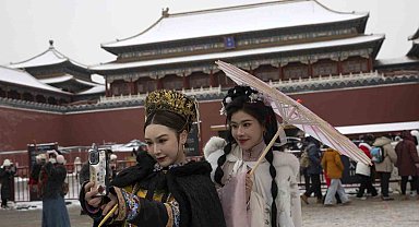 Çin'i soğuk hava dalgası vurdu, sokaklar beyaza büründü