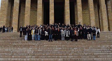 Çınar Akademi öğrencileri Anıtkabir'i ziyaret etti