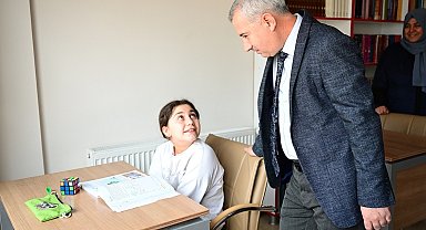 Çınar, "öğrencilerimize her türlü desteği veriyoruz"