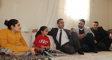 Cizre Milli Eğitim Şube Müdürü Gayirinal, evde eğitim alan öğrencilerle buluştu
