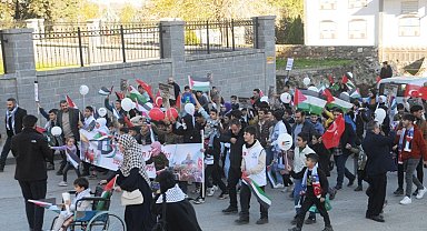 Cizre'de Gazzeli çocuklar için destek yürüyüşü