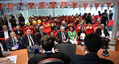 Çocuk Meclisi üyeleri mazbatalarını Mansur Yavaş'tan aldı