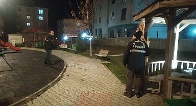 Çocuk parkında bıçaklı kavga: 1 Yaralı