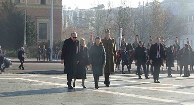 Cumhurbaşkanı Erdoğan, Budapeşte'de resmi törenle karşılandı