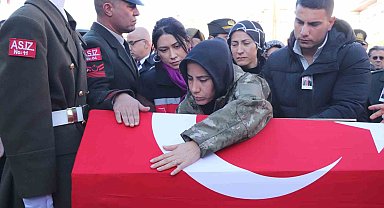 Cumhurbaşkanı Erdoğan şehit ailesiyle görüştü