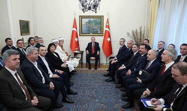 Cumhurbaşkanı Erdoğan Türkiye'nin Atina Büyükelçiliği'ni ziyaret etti
