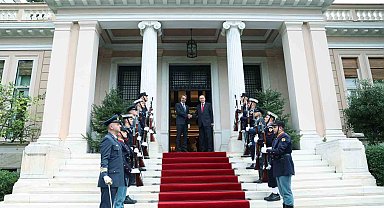 Cumhurbaşkanı Erdoğan, Yunanistan Başbakanı Miçotakis ile görüştü