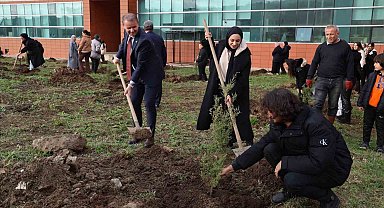 Cumhuriyetin 100'üncü yılında 100 fidan toprakla buluşturuldu