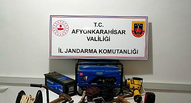 Define avcıları kazıya başlayamadan jandarmaya yakalandı