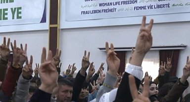 DEM kongresinde teröristler için "şehit" denilip saygı duruşunda bulunuldu