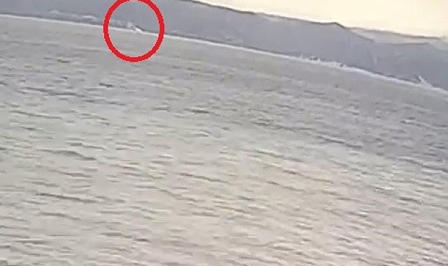Deprem anında denizin ortasından duman çıkmış
