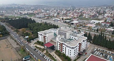Deprem sonrası kendi yarasını saran özel hastane, hasta kabulünü sürdürüyor