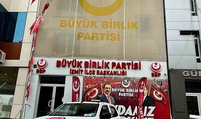 Depremde özveriyle çalışmışlardı, arama-kurtarma aracı hediye edildi