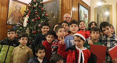 Depremin vurduğu İskenderun'da Noel etkinliği