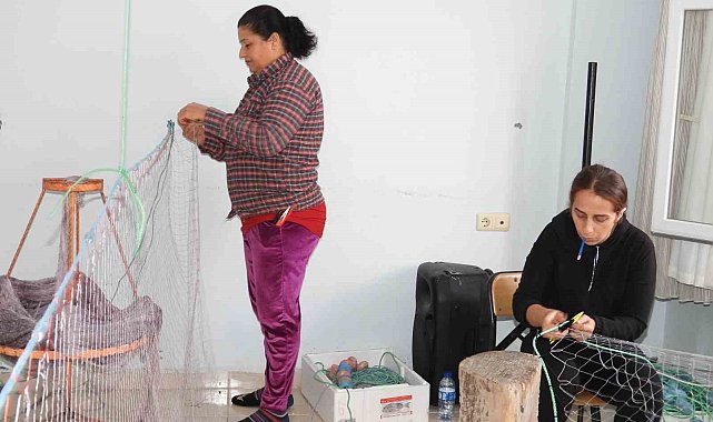 Depremzede kadınlar balıkçılık yaparak ile ekonomisine katkı sağlıyor