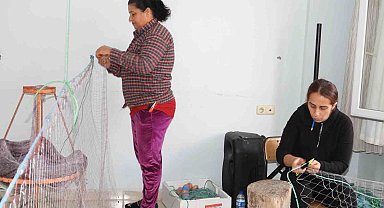 Depremzede kadınlar balıkçılık yaparak ile ekonomisine katkı sağlıyor