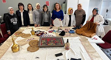 Depremzede kadınlar kurulan kooperatifle üretim yaparak ekonomilerine katkı sağlıyor