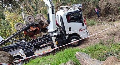 Devrilen traktörün altında kalan 57 yaşındaki çiftçi hayatını kaybetti