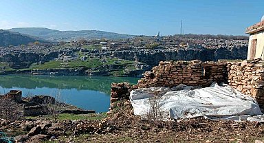 Dicle ilçesi ile köyleri yakınlaştıran köprü yapılmayı bekliyor