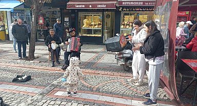Dilan Polat'ın "Enerji" şarkısına 9 8 lik Roman uyarlama
