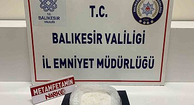 Direksiyon haznesine saklanan uyuşturucuyu "Cash" buldu