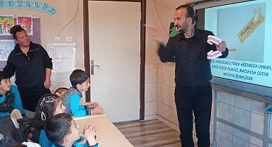 Diş Hekimi Erdal Er: "Süt dişlerinin fazla bakım gerektirmediği şeklinde yanlış bir düşünce var"