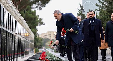 Dışişleri Bakanı Fidan, Haydar Aliyev'in mezarını ziyaret etti