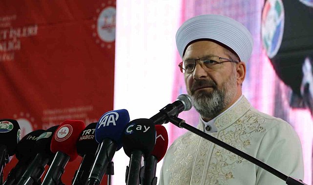 Diyanet İşleri Başkanı Erbaş: "Rabbimizin vermiş olduğu kitapların ya da mesajların özetidir Kur'an-ı Kerim"