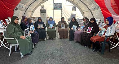Diyarbakır anneleri bin 604 gündür nöbette