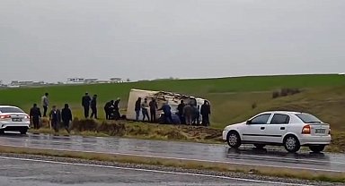 Diyarbakır Silvan karayolunda araç takla attı: 5 yaralı
