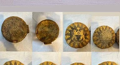 Diyarbakır'da 1400 yıllık İbranice altın yazmalı dini motifli deri kitap ele geçirildi