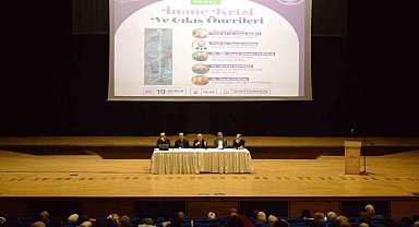 Diyarbakır'da 'İnanç Krizi ve Çıkış Önerileri' paneli düzenlendi