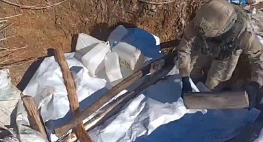 Diyarbakır'da terör operasyonunda yaşam malzemeleri ve 452 kilo esrar ele geçirildi