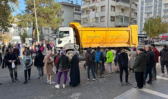 Diyarbakır'da yolun karşısına geçmeye çalışan kadına kamyon çarptı