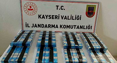 Durdurulan çekicide 400 paket kaçak sigara bulundu