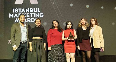 EasyCep, seneyi üç ödül birden alarak kapatıyor