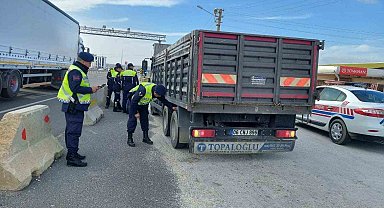Edirne jandarmasından kış lastiği denetimi