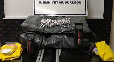 Edremit'te 11 düzensiz göçmen ve 2 yabancı uyruklu organizatör yakalandı
