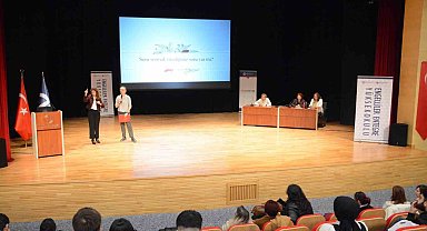 EEYO öğrencileri düzenlenen etkinlikte staj hikayelerini paylaştı