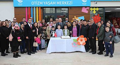 Efeler'in özel çocukları Otizm Yaşam Merkezi'nin ikinci yılını kutladı