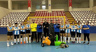 Ege Yıldızları Zonguldak Karaelmas SK karşılaşmasında 10-0 kazandı