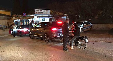 Ehliyetsiz araç kullanan 3 kişi polise yakalandı