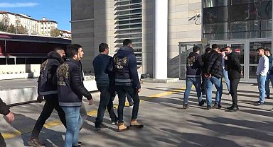 Elazığ otogarında silahlı kavgaya karışan 3 şüpheli adliyeye sevk edildi