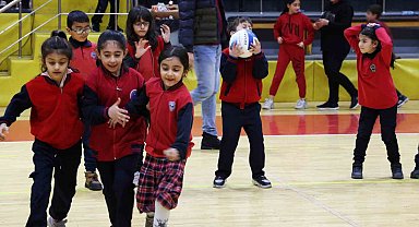 Elazığ'da geleneksel 'yakan top' turnuvası